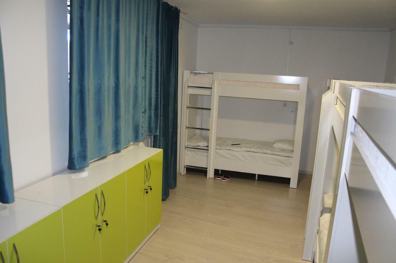 Park Hostel Osh Ngoại thất bức ảnh