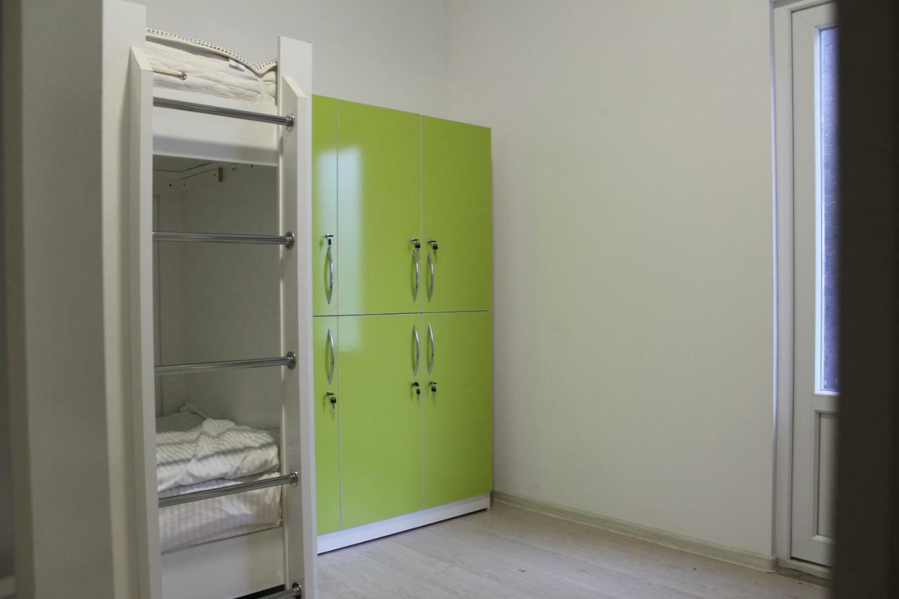 Park Hostel Osh Ngoại thất bức ảnh