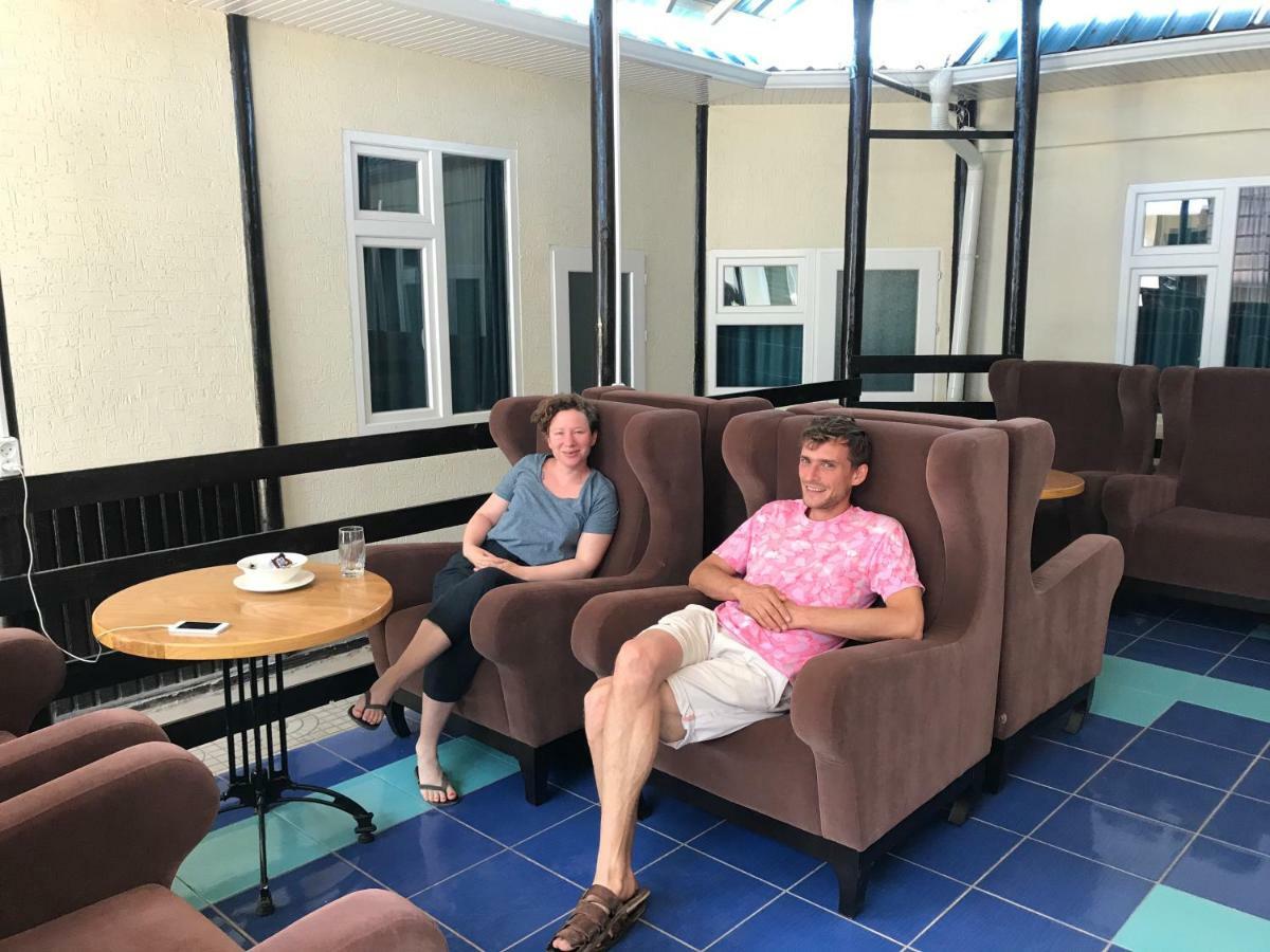 Park Hostel Osh Ngoại thất bức ảnh